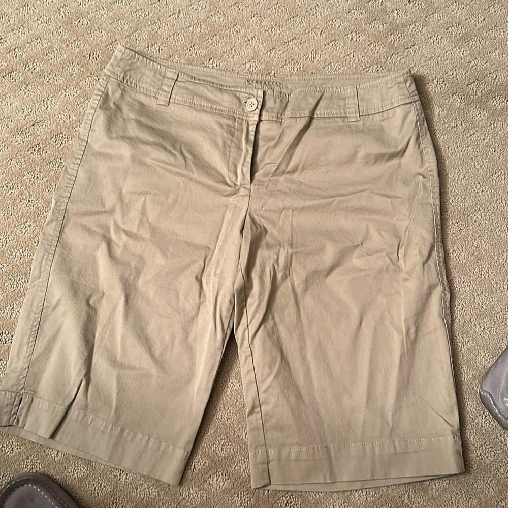New York & Co shorts. Size 12. Khaki.